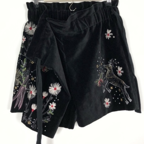 Embroidered Detail Mini Wrap Velvet Skirt Skort - Picture 5 of 6